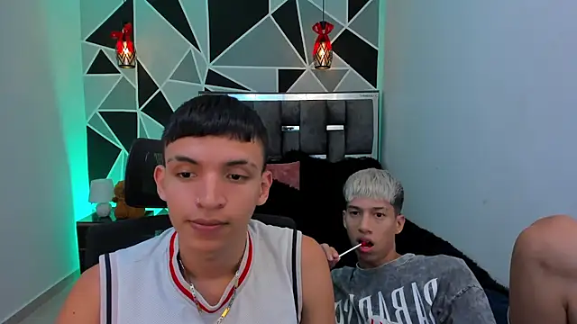 Juan_Nd_Steven Live XXX-chat