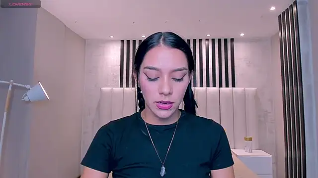 دردشة AmaliaCrus الجنسية المباشر ة