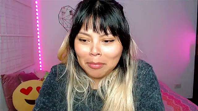 Živý XXX chat EllieMoonX