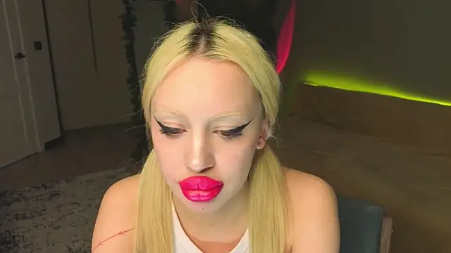 Chatroom XXX en direct de Luna_Beverly