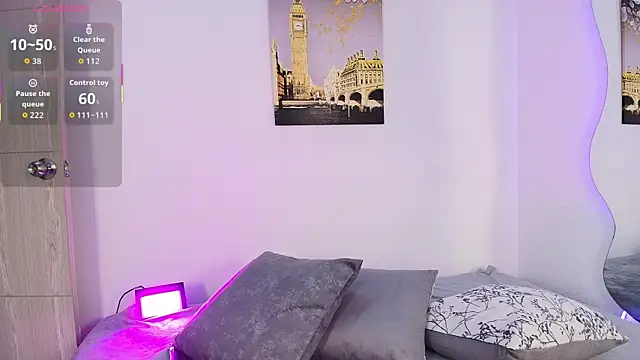 Teasedolll élő XXX-chatje