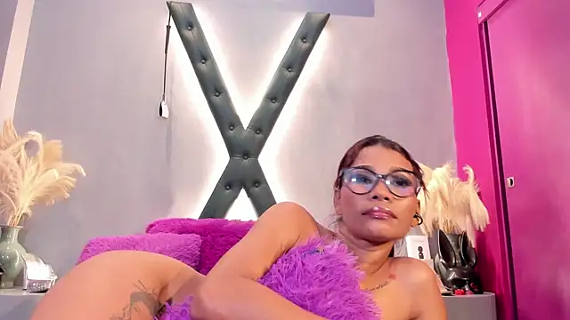 AtheneaBrownn's Live XXX Chat