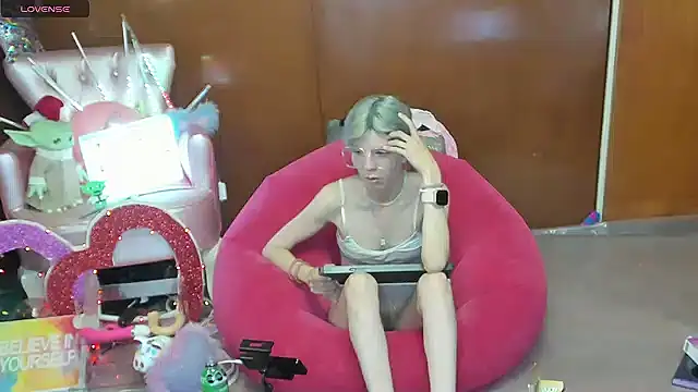 Skinygirl Live XXX-Chat