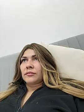 MiaKiittyy's Live XXX Chat