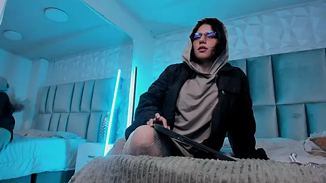 دردشة HollyPeach الجنسية المباشرة