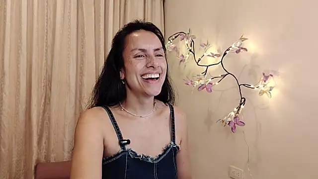 Bella_Exhibition's Live XXX Chat