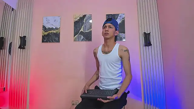 Marcus_and_Tony's Webcam Show