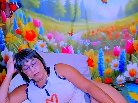 indianroxy's Live XXX Chat