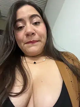 Iam__Cristal Adlı Modelin Canlı XXX Sohbeti