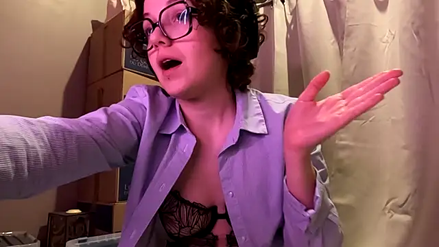 ju_juliette Show in webcam