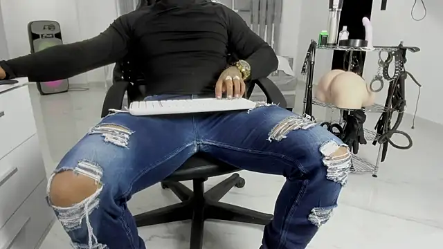 master_leather – Naživo XXX chat