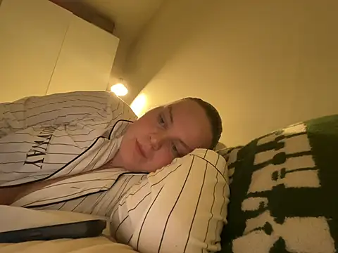 IslaMae webcam show
