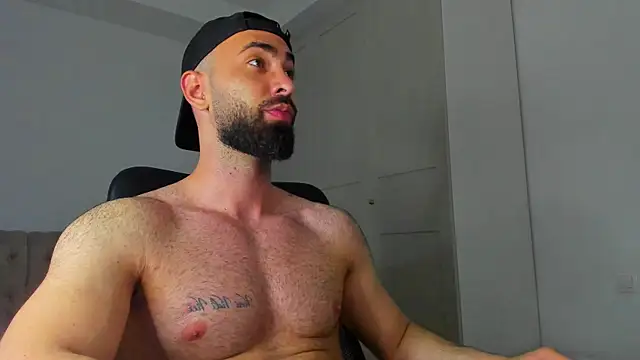 cloudymastersss: διαδικτυακό σόου στην κάμερα