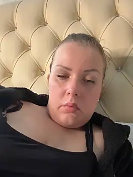 Piccolamonella29 Webcam show