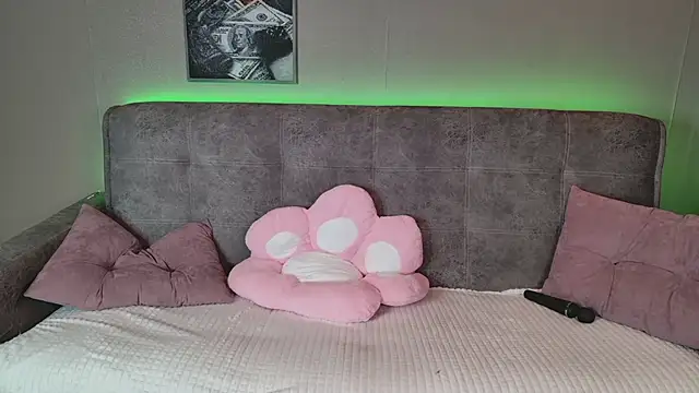 Curvy_Dynamite_ élő XXX-chatje