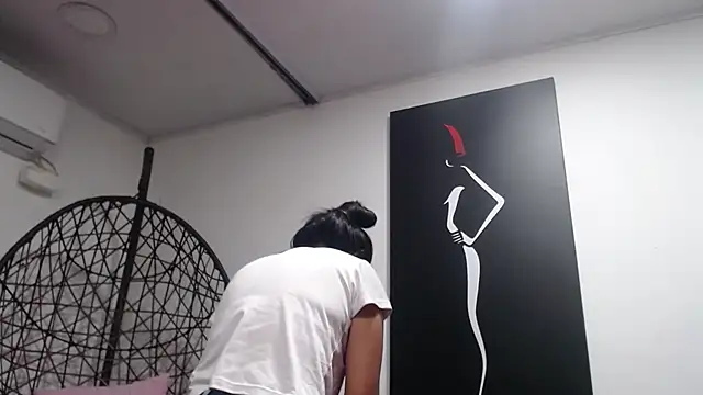 XXX chat uživo modela KiaraaBlack