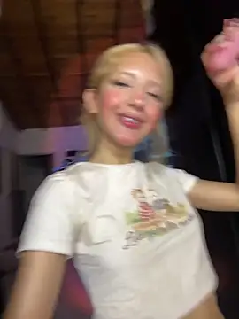 Chat +18 de SweetBunnyGF ao vivo