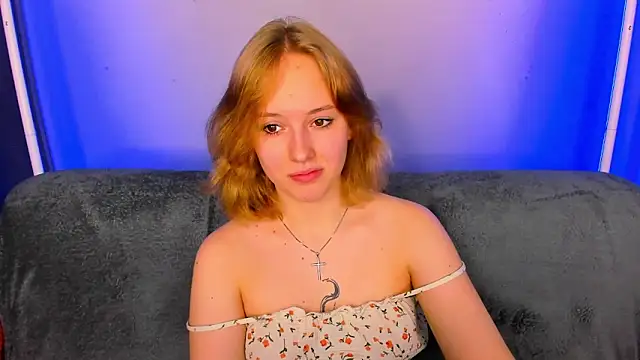 XXX chat uživo modela RikkiChoco