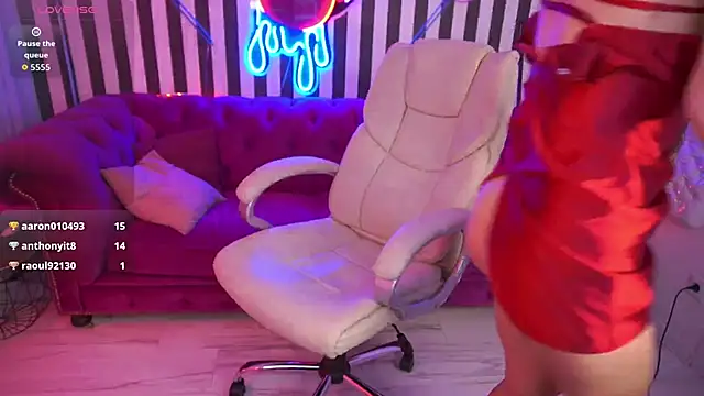 Show modela DreamyLinaa na web-kameri