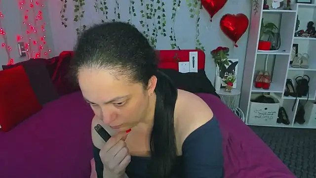 Show modela DarlingMilf na web-kameri