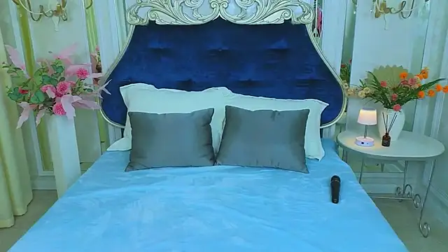 Ariana_Petite élő XXX-chatje