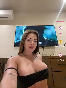 Chatroom XXX en direct de MatildaHai