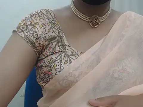 Lovely_Siri_23 Webcam show