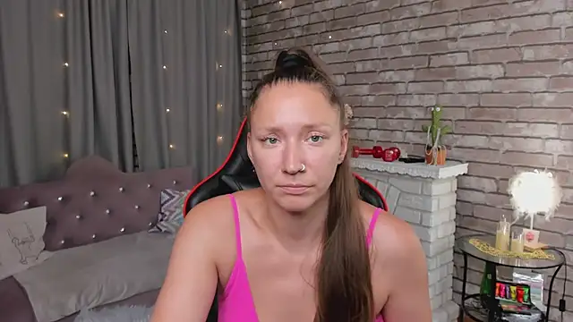 Show modela SarahCoksss na web-kameri