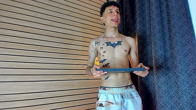 TheBatMansion – webcam-show