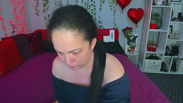 Show modela DarlingMilf na web-kameri