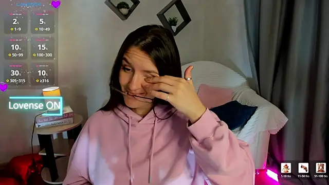 asti_bubbles' Live XXX Chat