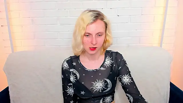 LikiLipsn Live XXX chat