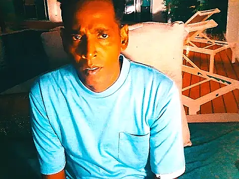 IndianHunk01: απευθείας συνομιλία ΧΧΧ