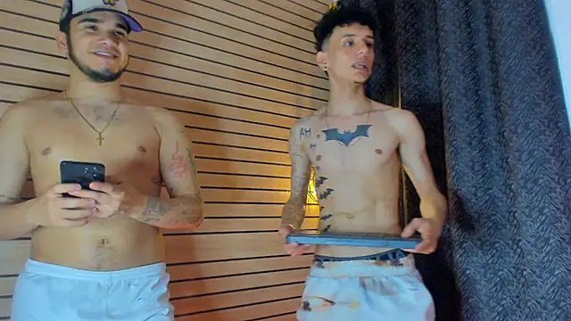 TheBatMansion Show in webcam