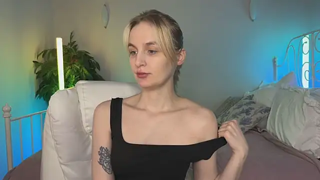 _Vikky_Moon_ 在線直播表演
