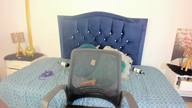 Inaya_Khalifa live XXX chat