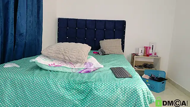 sweet_posionx élő XXX-chatje
