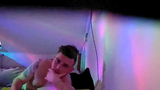 Foxtrott_242 Show in webcam