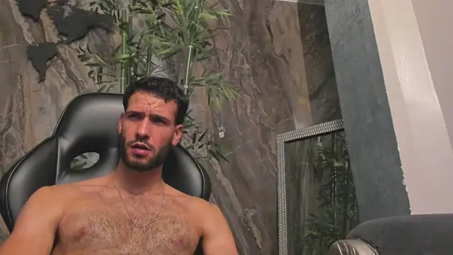 Chat +18 de Jacob_Benelli ao vivo