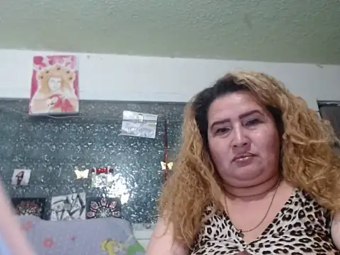 Perla1981-- Live XXX-chat