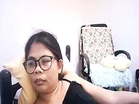 pinay_milfxx Adlı Modelin Web Kamerası Şovu