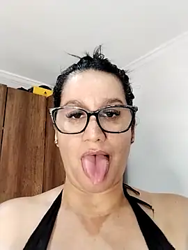 keilymadam Adlı Modelin Canlı XXX Sohbeti