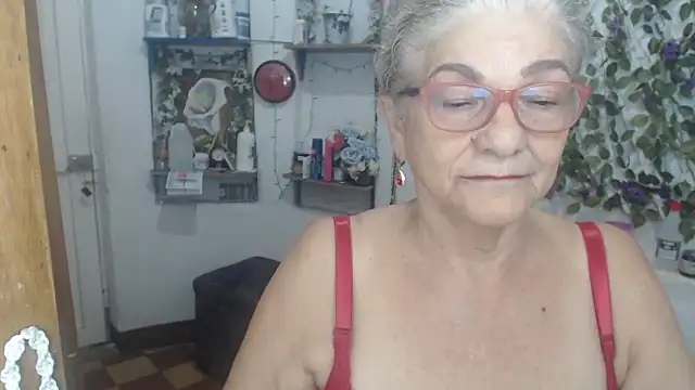 FunnyGrandma Webcamshow