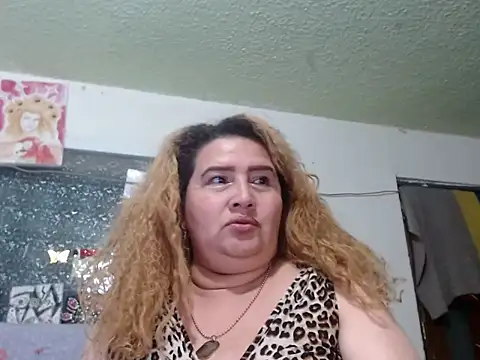 Perla1981-- Chat XXX live