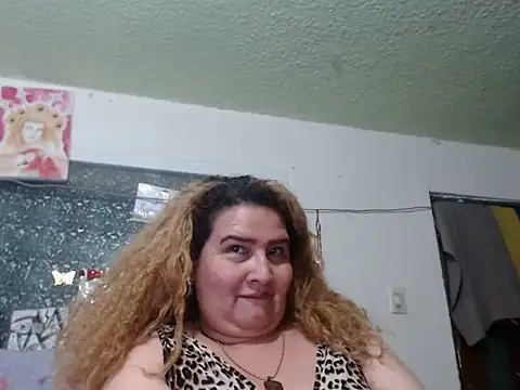 Perla1981--'s Live XXX Chat