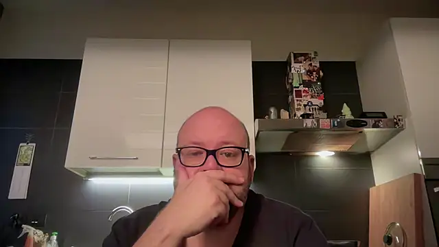 theitalianbear: απευθείας συνομιλία ΧΧΧ