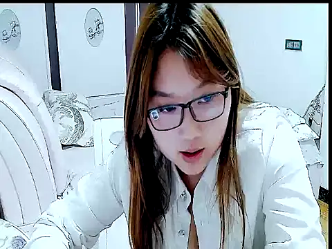 Yangyang-002 Show in webcam
