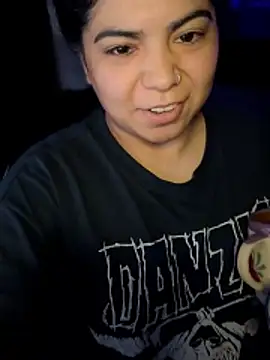 kimmiakiss22's Live XXX Chat