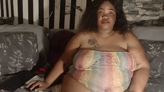BigHotMatureXx's Live XXX Chat