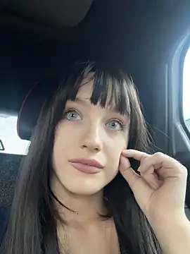 MiaTee's Live Sex Cam Show